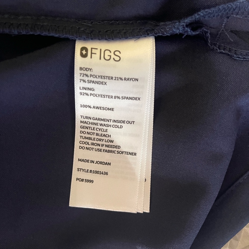 *Brand New* Figs Black Jogger Pants and Three-Pocket Top Scrub Set - Picture 6 of 7